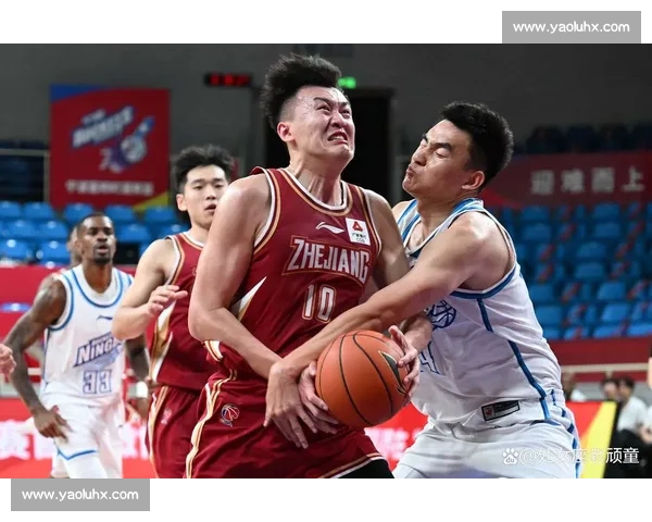 最新篮球联赛排名解析与球队实力对比全面分析 最新篮球联赛排名解析与球队实力对比全面分析